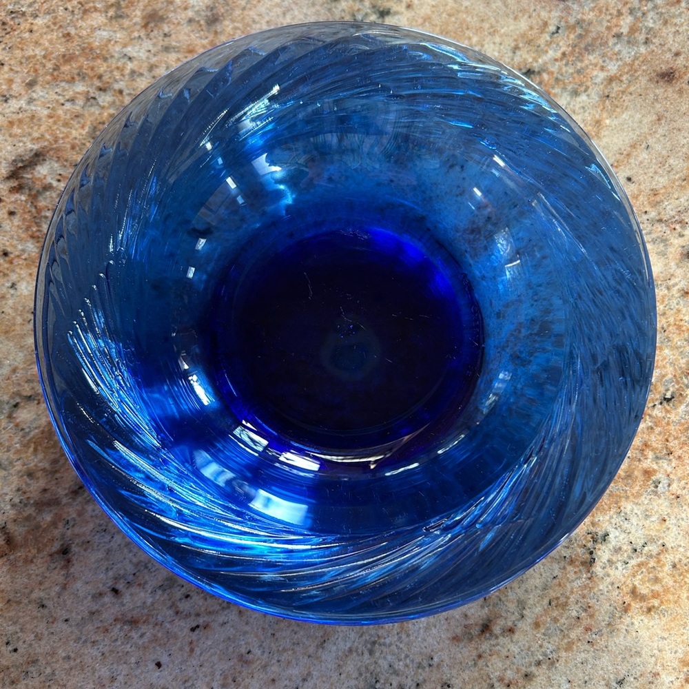 Pyrex “Festiva” Cobalt Blue 7” Pasta Salad or Soup bowl. Set of (5) No chips.